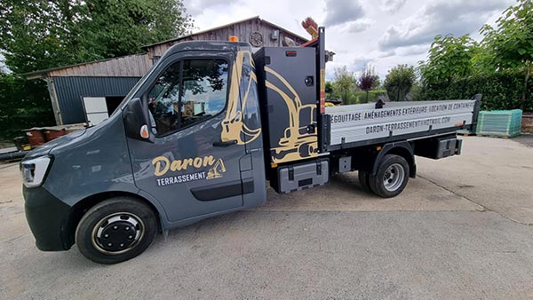 Lettrage d’une camionnette