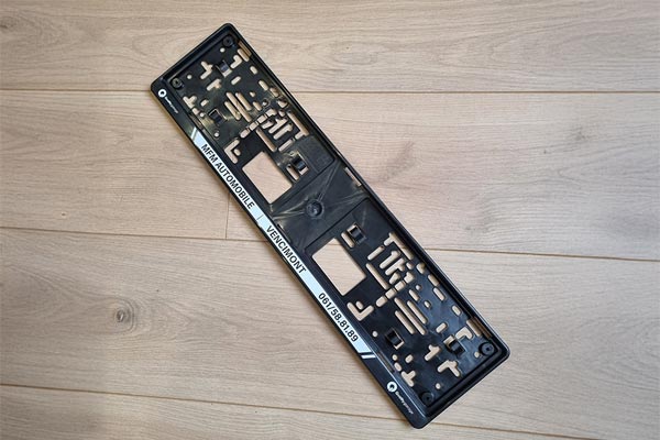 Création de supports de plaque personnalisés