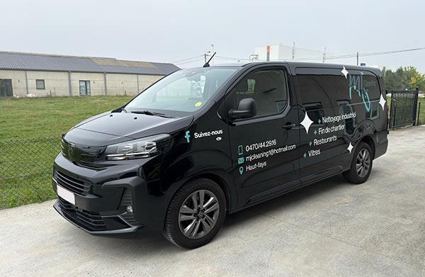 Lettrage d’une camionnette